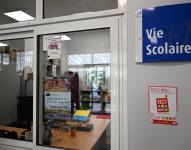 Interior de la escuela secundaria St Thomas d'Aquin en St-Jean-de-Luz, en el suroeste de Francia, el 22 de febrero de 2023 después del apuñalamiento de una profesora en la escuela.