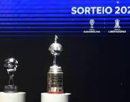 Trofeos de la Copa Sudamericana y Libertadores