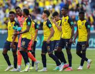 Gustavo Alfaro tiene varias bajas en su once titular por lo que busca variantes.