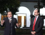 Simón Cueva, ministro de Economía y Finanzas, y Mauricio Claver-Carone, presidente del BID.