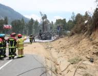 Quito, 24 de marzo de 2024. Un tanquero cargado de combustible se incendió en la avenida Simón Bolívar.