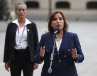 La nueva presidenta de Perú, Dina Boluarte, ofrece declaraciones hoy, en el Palacio de Gobierno en Lima (Perú). EFE/ Paolo Aguilar