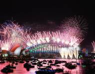 Fuegos artificiales en celebración del Año Nuevo Sídney, Australia.