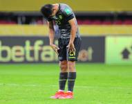 Allan Franco, jugador de la 'Tri', se lamenta durante el duelo ante Brasil.