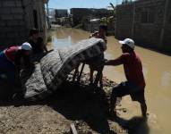 Dos fundaciones de Guayas se unen para receptar donaciones y entregarlas a los afectados por el invierno