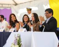 Las autoridades gubernamentales anunciando la construcción del nuevo museo.