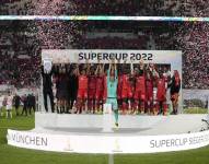 El Bayern Munich celebrando su décima Supercopa de Alemania.