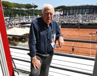 El extenista italiano Nicola Pietrangeli posa en el torneo de tenis ATP de Roma en el Foro Itálico, en Roma, el 11 de mayo de 2022. Bicampeón de Roland Garros en 1959 y 1960.
