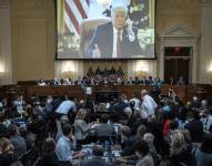 En la audiencia del comité investigador se han proyectados videos donde aparecieron varios testigos.