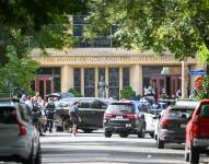 La policía responde a un tiroteo en la Escuela Católica Annunciation en Minneapolis, Minnesota, EE. UU.