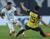 En el último partido entre Ecuador vs Argentina un hincha ingresó al campo de juego para tomarse una foto con el astro argentino
