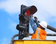 El contrato fue de USD 1'030.000 para el mantenimiento, reposición e implementación de nuevos semáforos.