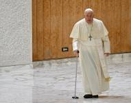 Fotografía de archivo del Papa Francisco llegando para una reunión con la Unión Católica de Profesores, Gerentes, Educadores, Formadores (UCIIM).