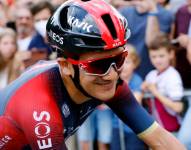 Richard Carapaz sufrió un problema mecánico en el kilómetro 20.