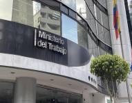 Ministerio del Trabajo permite acordar vacaciones o recuperar horas por el paro nacional en Ecuador.