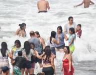 Multitudinaria concurrencia de turistas a las playas por el feriado de Carvanal en febrero 2023.