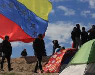 Migrantes venezolanos acampan a orillas del Río Bravo, hoy, en Ciudad Juárez, estado de Chihuahua (México).