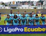 Los jugadores de Cumbayá previo al partido contra Macará por la Liga Pro