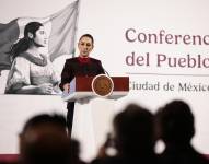 La presidenta de México, Claudia Sheinbaum, habla durante su conferencia de prensa matutina este miércoles, en el Palacio Nacional en la Ciudad de México (México).