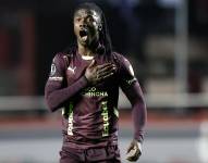 El defensa Ricardo Adé en un partido con Liga de Quito