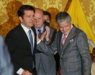El presidente Guillermo Lasso posesionó a los nuevos ministros de Gobierno y del Interior.