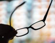 El uso excesivo de pantallas dispara la miopía en niños y jóvenes