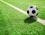 El jugador Sofiane Loukar, falleció por un traumatismo craneal tras caer en la cancha.