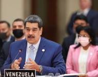 Maduro acudió por sorpresa a la cumbre celebrada en México.