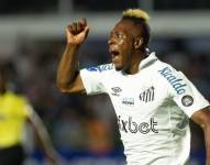 Johan Julio, jugador del Santos de Brasil