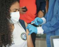 Las futbolistas de los planteles femeninos también recibieron la vacuna contra COVID-19.