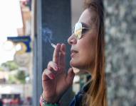 Mujer fumando un cigarro.03 junio 2019, tabaco, cigarrilloRicardo Rubio / Europa Press (Foto de ARCHIVO)3/6/2019