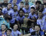 Jugadores de Independiente del Valle celebran el triunfo en la final de la Recopa Sudamericana en el estadio Maracaná en Río de Janeiro (Brasil). EFE/ Antonio Lacerda