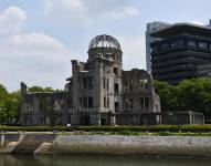 Con su esqueleto metálico expuesto y sus vigas retorcidas, la Cúpula de la Bomba Atómica continúa en pie 80 años después del bombardeo nuclear que arrasó Hiroshima como recordatorio del sufrimiento.