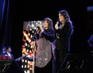 Paulina Tamayo y su hija Paola en uno de sus últimos conciertos.