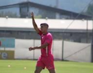 Michael Hoyos celebra su gol en el amistoso contra Macará