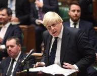 Las autoridades sanitarias de Reino Unido piden a los diputados usar mascarilla en el Parlamento