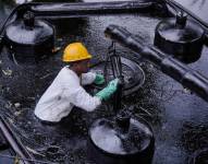 Esmeraldas, miércoles 19 de marzo del 2025 | Labores de limpieza del derrame de petróleo.