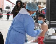 Desde este miércoles, la población mayor de 18 años ya recibe la dosis de refuerzo contra el COVID-19