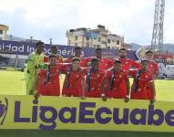 Jugadores de El Nacional previo al partido contra Macará por la fecha siete del segundo hexagonal de la LigaPro