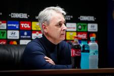 El entrenador de Liga de Quito, Tiago Nunes, en rueda de prensa