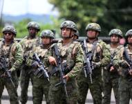 Militares en ceremonia