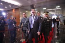 El ministro John Reimberg ingresando a la Asamblea Nacional, el pasado 27 de febrero.