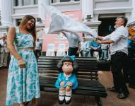 Mafalda se suma a la historia de la ciudad con su escultura oficial ubicada en Av. 9 de Octubre y Escobedo.