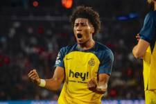 Kevin Rodríguez celebrando la victoria.