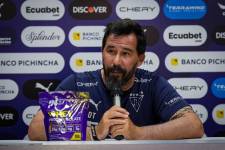 El entrenador de Liga de Quito, Pablo Sánchez, en rueda de prensa