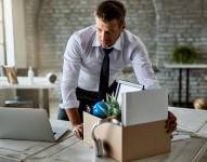 Empleado despedido de su puesto de trabajo.