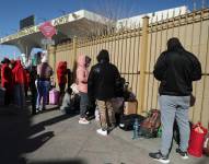 Imagen referencial de migrantes esperando cruzar a Estados Unidos desde la frontera con México.
