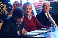 El contrato fue suscrito en el Palacio de Carondelet por el presidente de la República, Guillermo Lasso; el ministro de Energía y Minas, Fernando Santos Alvite, y el representante Villonaco Energy, Eduardo Mora.