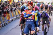 Quinn Simmons celebra su victoria en la sexta etapa de la Volta Catalunya