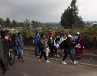 Cayambe, jueves 16 de octubre del 2025. Cierres viales en la ruta Tabacundo - Cajas y Cayambe - Cajas.